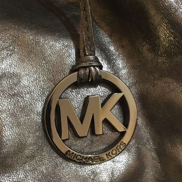 Michael Kors Astor Metallic Grey/Silver Large Hobo - Picture 6 of 14